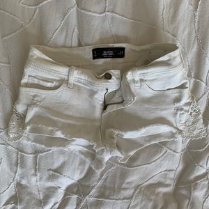 Hollister white denim short-shorts